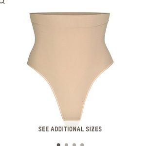 Skims sculpting mid waist thong NEW with Box S/M